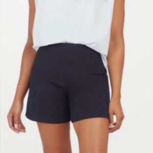 SPANX polished pull on short 6” inseam